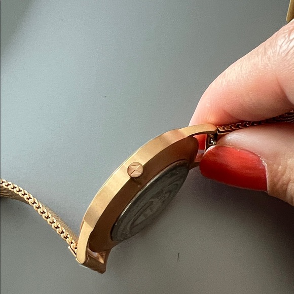 MVMT Marble Watch - Needs Battery/Repair - Picture 6 of 7